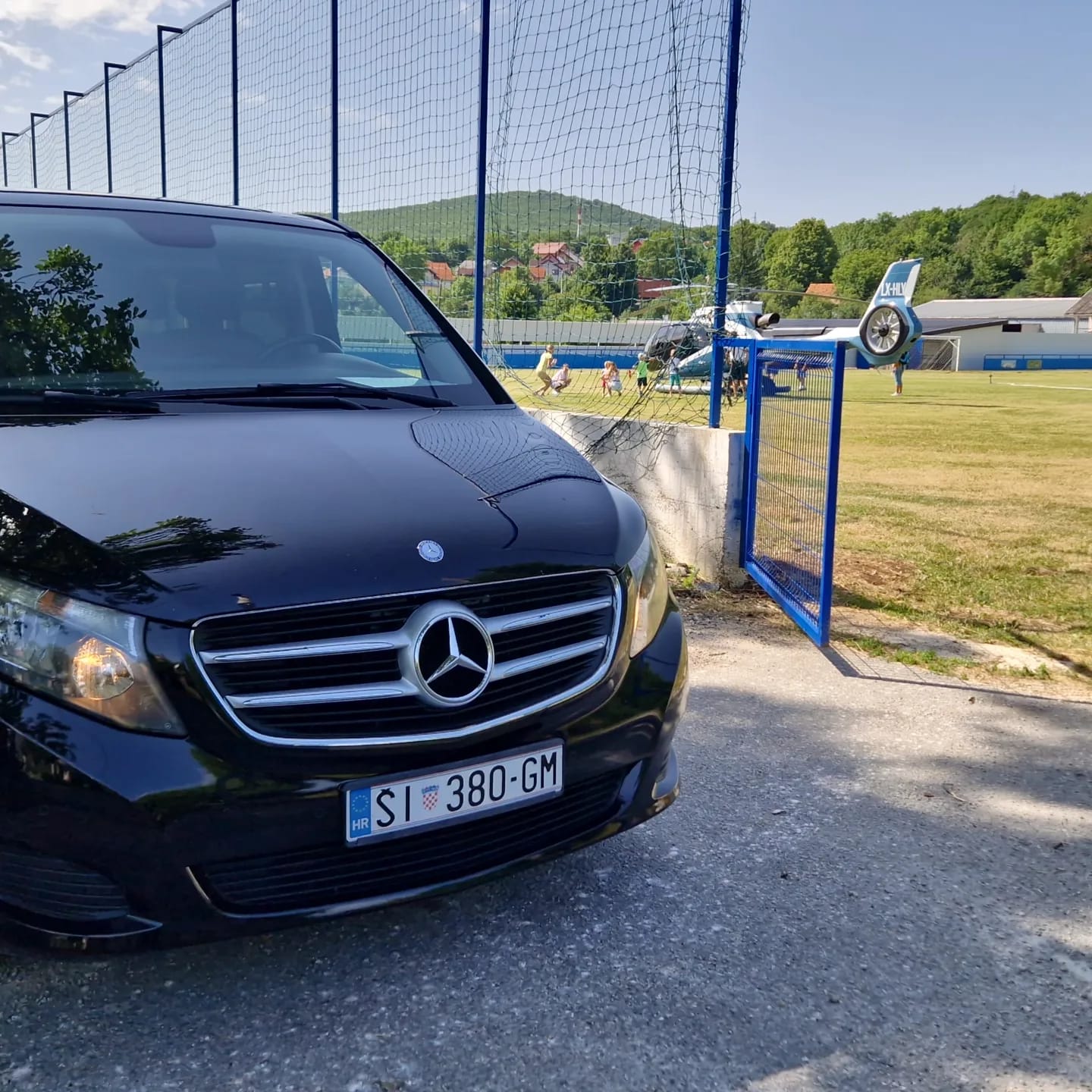 Cipollina Mercedes E-Class premium chauffeur service at sports venue — VIP and luxury ground transport in Šibenik and Dalmatia