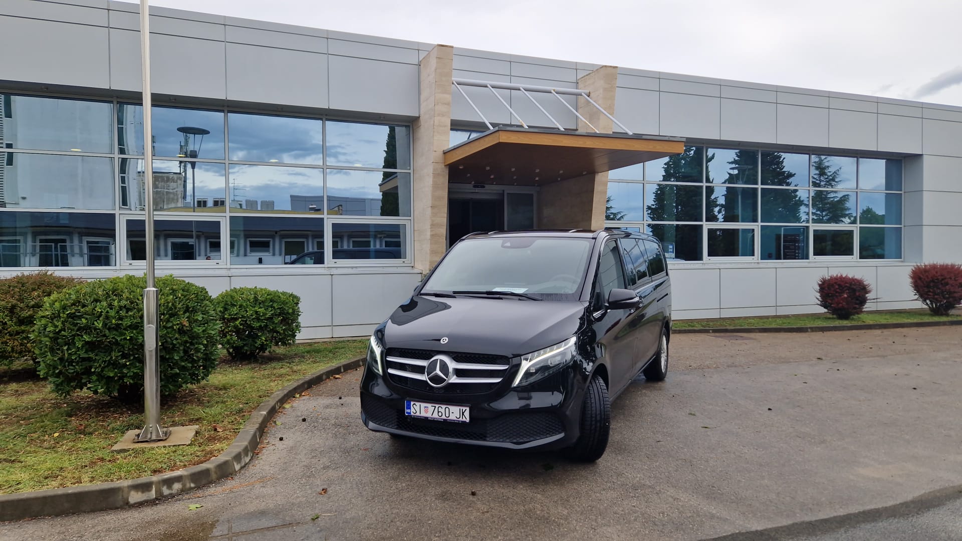 Cipollina premium taxi transfer from Zadar Airport (ZAD) to Šibenik — Mercedes chauffeur service